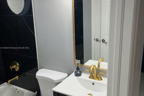 Townhouse in Miami, Florida 3 bedrooms, 149.57 sq.m. № 1953547 - photo 7