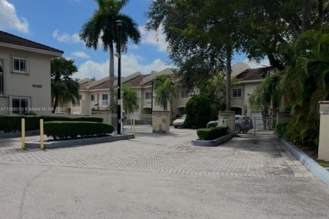 Townhouse in Miami, Florida 3 bedrooms, 149.57 sq.m. № 1953547 - photo 28