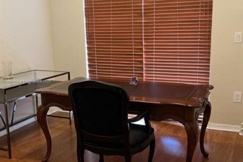 Townhouse in Miami, Florida 3 bedrooms, 149.57 sq.m. № 1953547 - photo 23