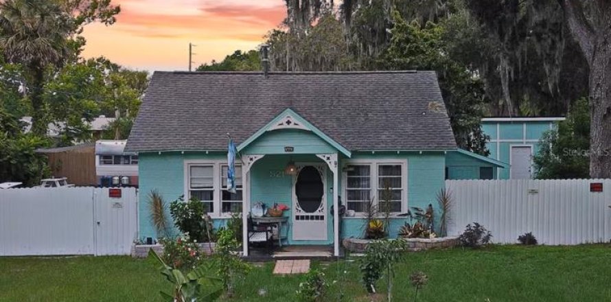 Casa en Mount Dora, Florida 2 dormitorios, 85.1 m2 № 1894957