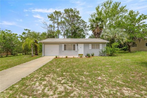 House in Ocala, Florida 2 bedrooms, 60.2 sq.m. № 1678980 - photo 1