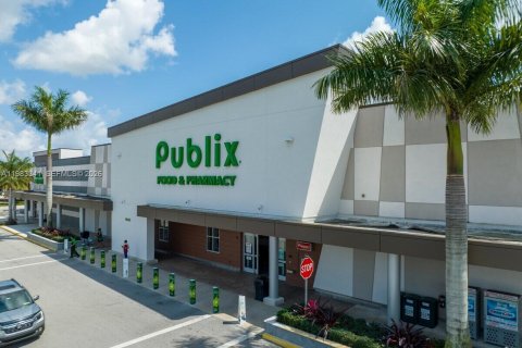 Condo in Pembroke Pines, Florida, 2 bedrooms  № 2192706 - photo 23