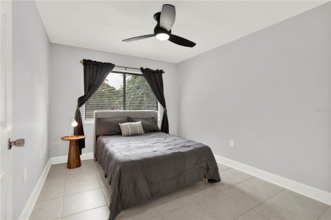 Condo in Daytona Beach, Florida, 2 bedrooms  № 2388118 - photo 17