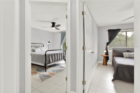 Condo in Daytona Beach, Florida, 2 bedrooms  № 2388118 - photo 16