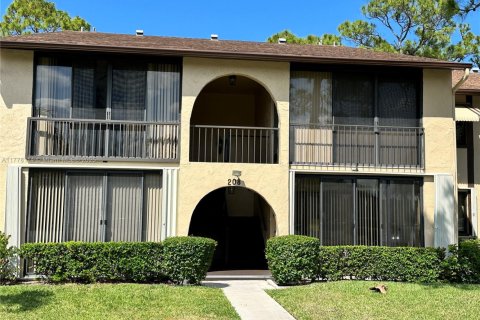 Condo in Greenacres, Florida, 2 bedrooms  № 1865293 - photo 1