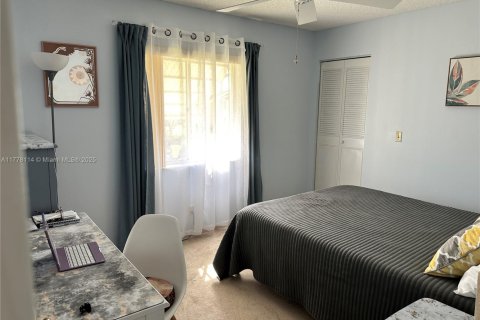 Condo in Greenacres, Florida, 2 bedrooms  № 1865293 - photo 10