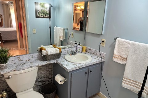 Condo in Greenacres, Florida, 2 bedrooms  № 1865293 - photo 16