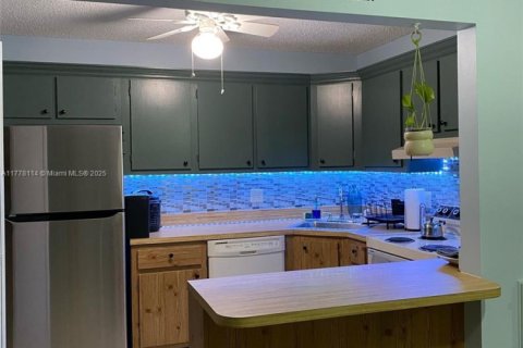 Condo in Greenacres, Florida, 2 bedrooms  № 1865293 - photo 8