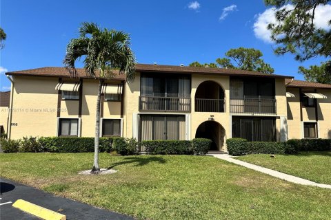 Condo in Greenacres, Florida, 2 bedrooms  № 1865293 - photo 2