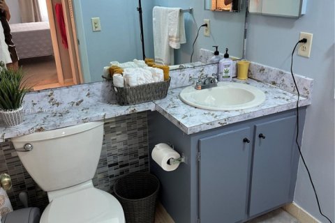 Condo in Greenacres, Florida, 2 bedrooms  № 1865293 - photo 15