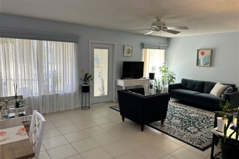 Condo in Greenacres, Florida, 2 bedrooms  № 1865293 - photo 30