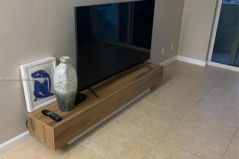 Copropriété à louer à Hollywood, Floride: 1 chambre, 75.9 m2 № 1996783 - photo 9