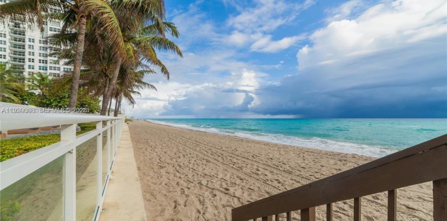 Condo à Hollywood, Floride, 1 chambre  № 1996783