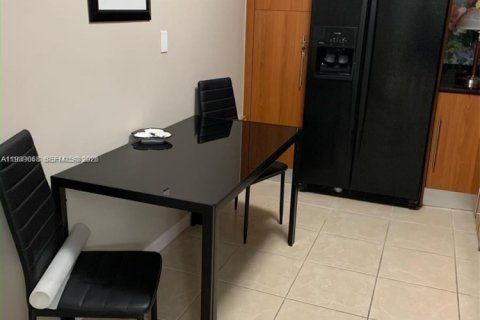 Copropriété à louer à Hollywood, Floride: 1 chambre, 75.9 m2 № 1996783 - photo 16