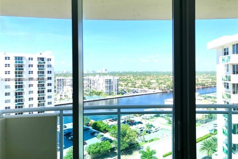 Copropriété à louer à Hollywood, Floride: 1 chambre, 75.9 m2 № 1996783 - photo 13