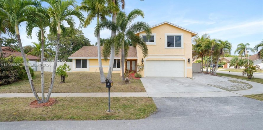 Дом в Лодерхилл, Флорида 5 спален, 267.28м2 № 2035927