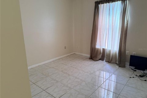 Villa ou maison à vendre à Kissimmee, Floride: 3 chambres, 113.9 m2 № 2321784 - photo 10