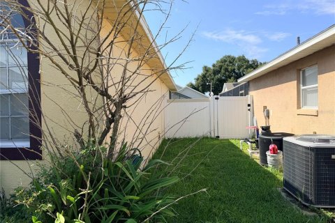Villa ou maison à vendre à Kissimmee, Floride: 3 chambres, 113.9 m2 № 2321784 - photo 21