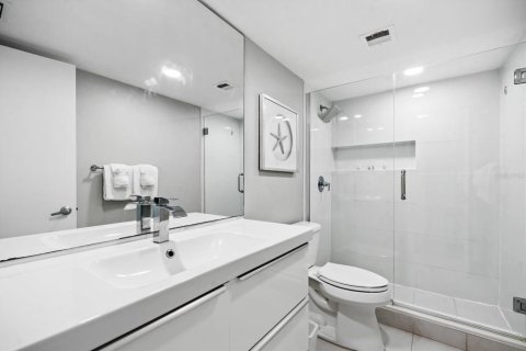 Condo in Daytona Beach, Florida, 2 bedrooms  № 1570417 - photo 21