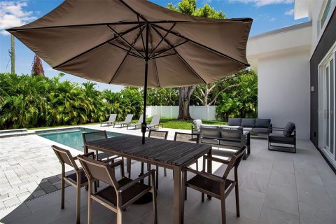 House in Sarasota, Florida 4 bedrooms, 253.72 sq.m. № 1910165 - photo 23