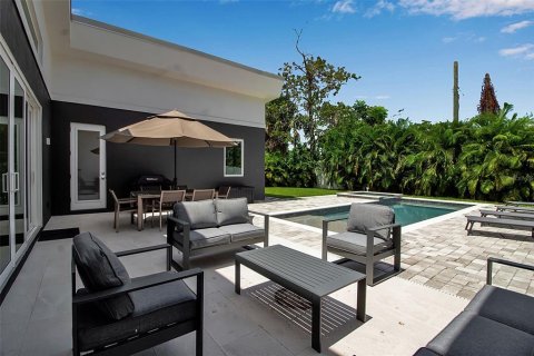 House in Sarasota, Florida 4 bedrooms, 253.72 sq.m. № 1910165 - photo 24