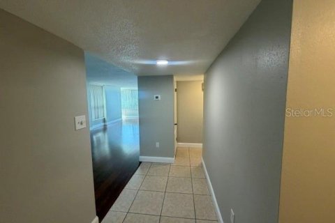 Condo in Winter Haven, Florida, 2 bedrooms № 2233647 - photo 7