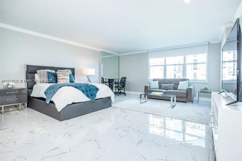 Condo in Hollywood, Florida  № 1813943 - photo 13