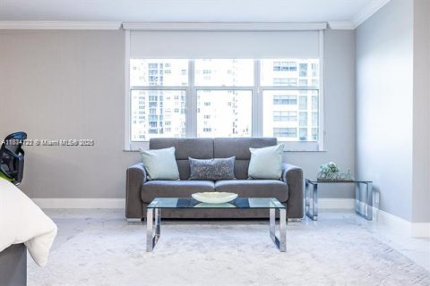 Condominio en alquiler en Hollywood, Florida, 54.81 m2 № 1813943 - foto 17