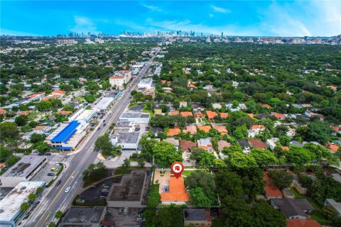 House in Coral Gables, Florida 4 bedrooms, 187.11 sq.m. № 1865595 - photo 27