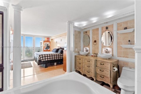 Condominio en venta en Miami, Florida, 2 dormitorios, 105.91 m2 № 2010605 - foto 17