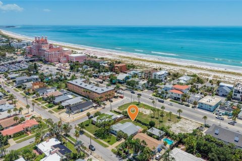 Casa en alquiler en Saint Pete Beach, Florida, 3 dormitorios, 141.58 m2 № 2277881 - foto 2