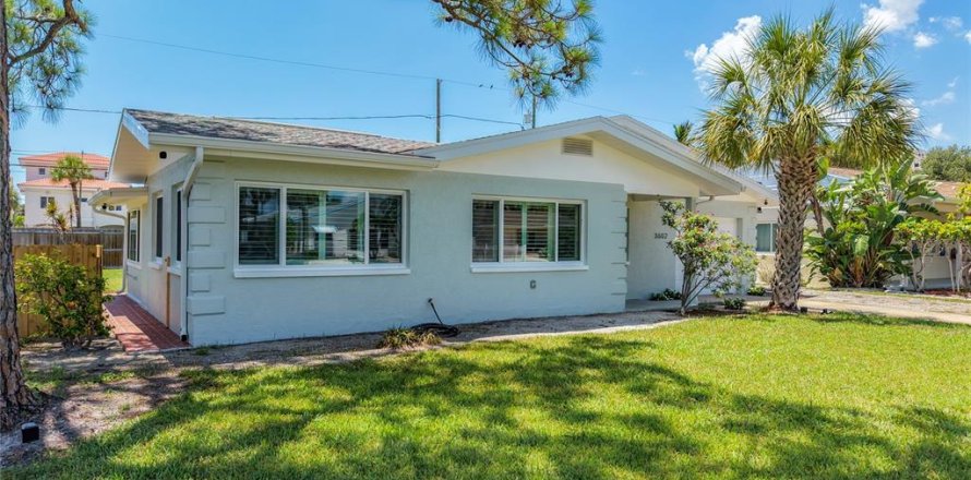 Casa en Saint Pete Beach, Florida 3 dormitorios, 141.58 m2 № 2277881