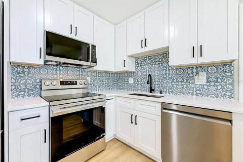 Casa en alquiler en Saint Pete Beach, Florida, 3 dormitorios, 141.58 m2 № 2277881 - foto 18