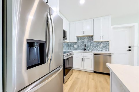 Casa en alquiler en Saint Pete Beach, Florida, 3 dormitorios, 141.58 m2 № 2277881 - foto 21