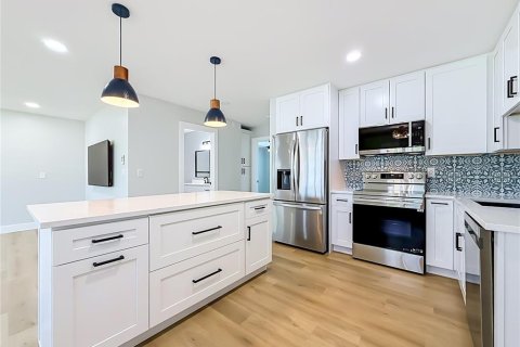 Casa en alquiler en Saint Pete Beach, Florida, 3 dormitorios, 141.58 m2 № 2277881 - foto 16
