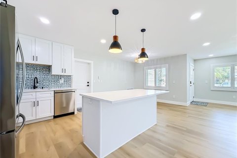 Casa en alquiler en Saint Pete Beach, Florida, 3 dormitorios, 141.58 m2 № 2277881 - foto 22