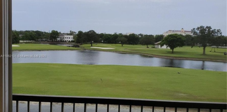 Condominio en Davie, Florida, 2 dormitorios № 1896905