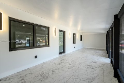 Купить виллу или дом в Майами, Флорида 3 спальни, 109.72м2, № 2049098 - фото 12