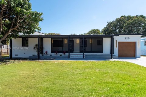 Дом в Майами, Флорида 3 спальни, 109.72м2 № 2049098