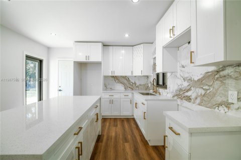 Купить виллу или дом в Майами, Флорида 3 спальни, 109.72м2, № 2049098 - фото 5