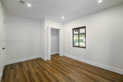 Купить виллу или дом в Майами, Флорида 3 спальни, 109.72м2, № 2049098 - фото 15