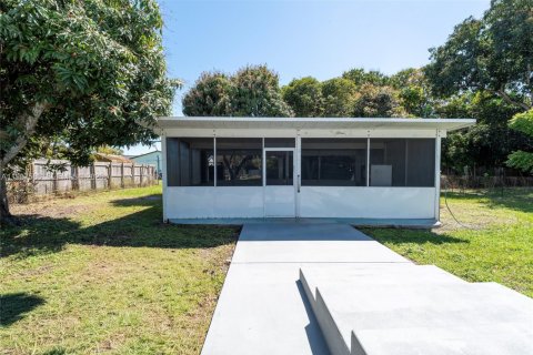 Купить виллу или дом в Майами, Флорида 3 спальни, 109.72м2, № 2049098 - фото 28