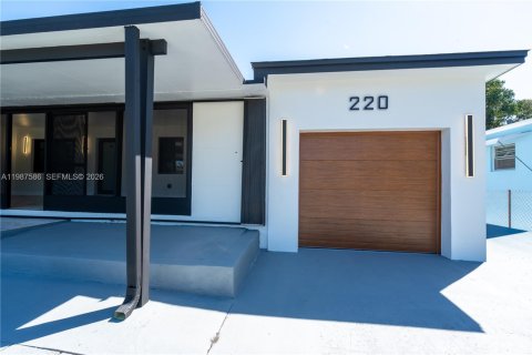 Купить виллу или дом в Майами, Флорида 3 спальни, 109.72м2, № 2049098 - фото 3