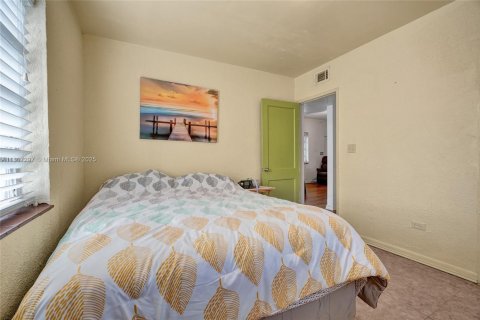 Villa ou maison à vendre à North Miami, Floride: 3 chambres, 123 m2 № 1865213 - photo 27