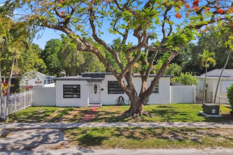 Villa ou maison à vendre à North Miami, Floride: 3 chambres, 123 m2 № 1865213 - photo 1