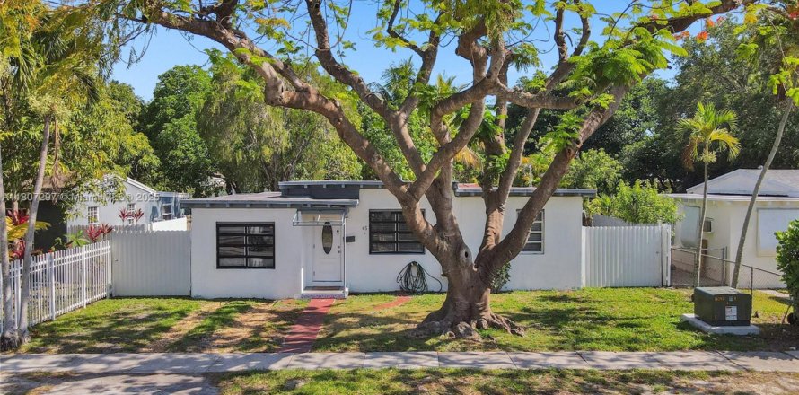 Villa ou maison à North Miami, Floride 3 chambres, 123 m2 № 1865213