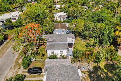 Villa ou maison à vendre à North Miami, Floride: 3 chambres, 123 m2 № 1865213 - photo 6