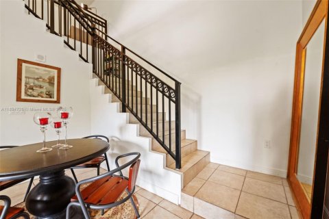 Купить таунхаус в Корал-Гейблс, Флорида 1 спальня, 105.07м2, № 1949135 - фото 22