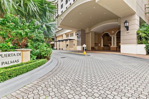 Купить таунхаус в Корал-Гейблс, Флорида 1 спальня, 105.07м2, № 1949135 - фото 1