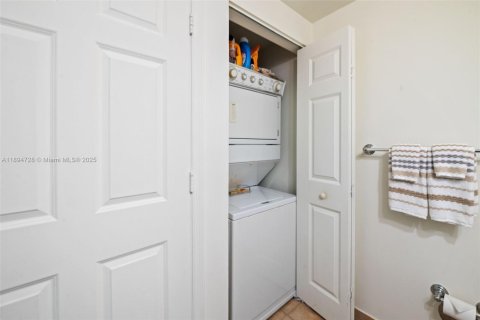 Купить таунхаус в Корал-Гейблс, Флорида 1 спальня, 105.07м2, № 1949135 - фото 30